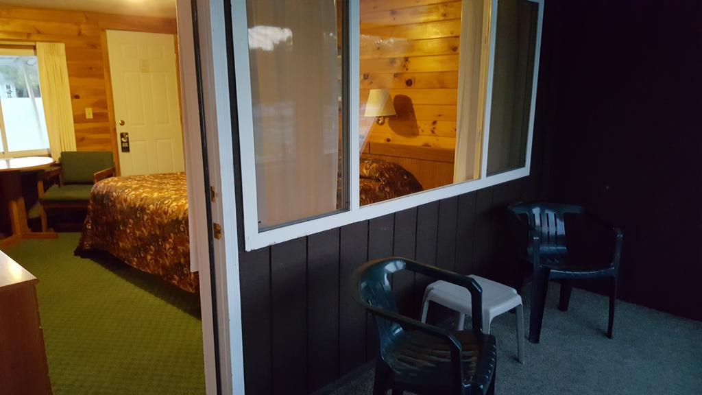 Clark'S Beach Motel Old Forge Eksteriør bilde