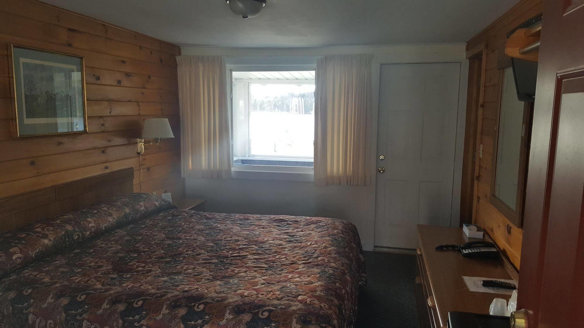 Clark'S Beach Motel Old Forge Eksteriør bilde