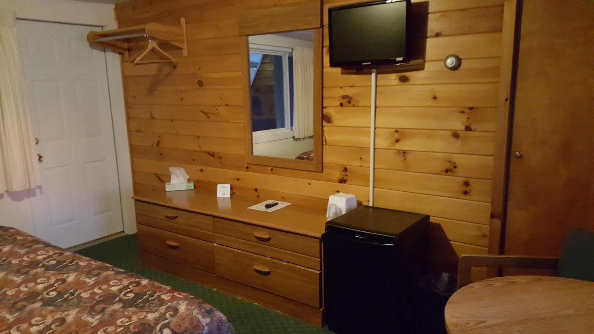 Clark'S Beach Motel Old Forge Eksteriør bilde