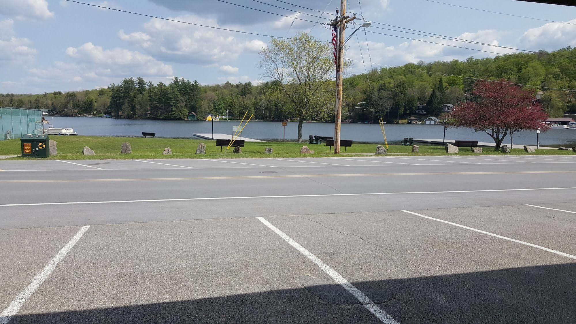 Clark'S Beach Motel Old Forge Eksteriør bilde